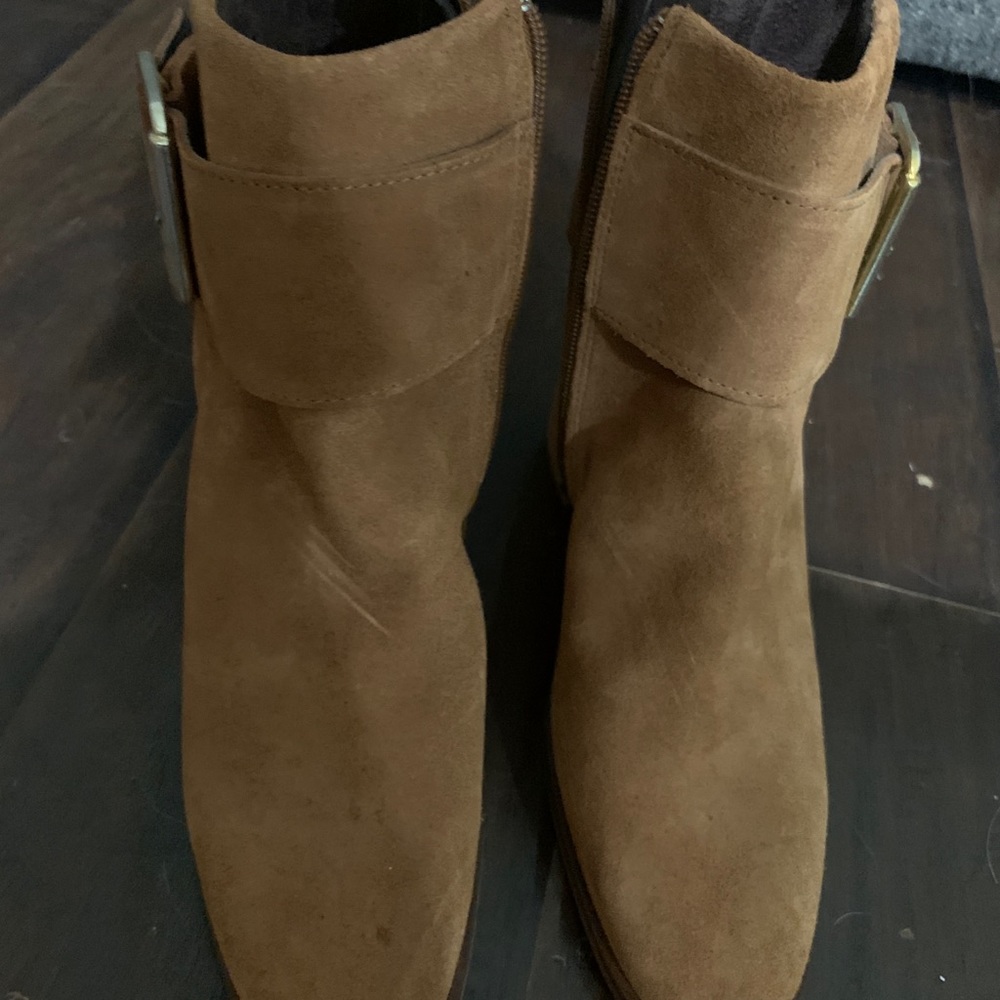 New Steve Madden booker suede ankle booties - Picture 4 of 7